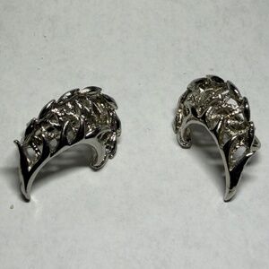 Vintage Silver-Tone Leaf Clip-On Earrings